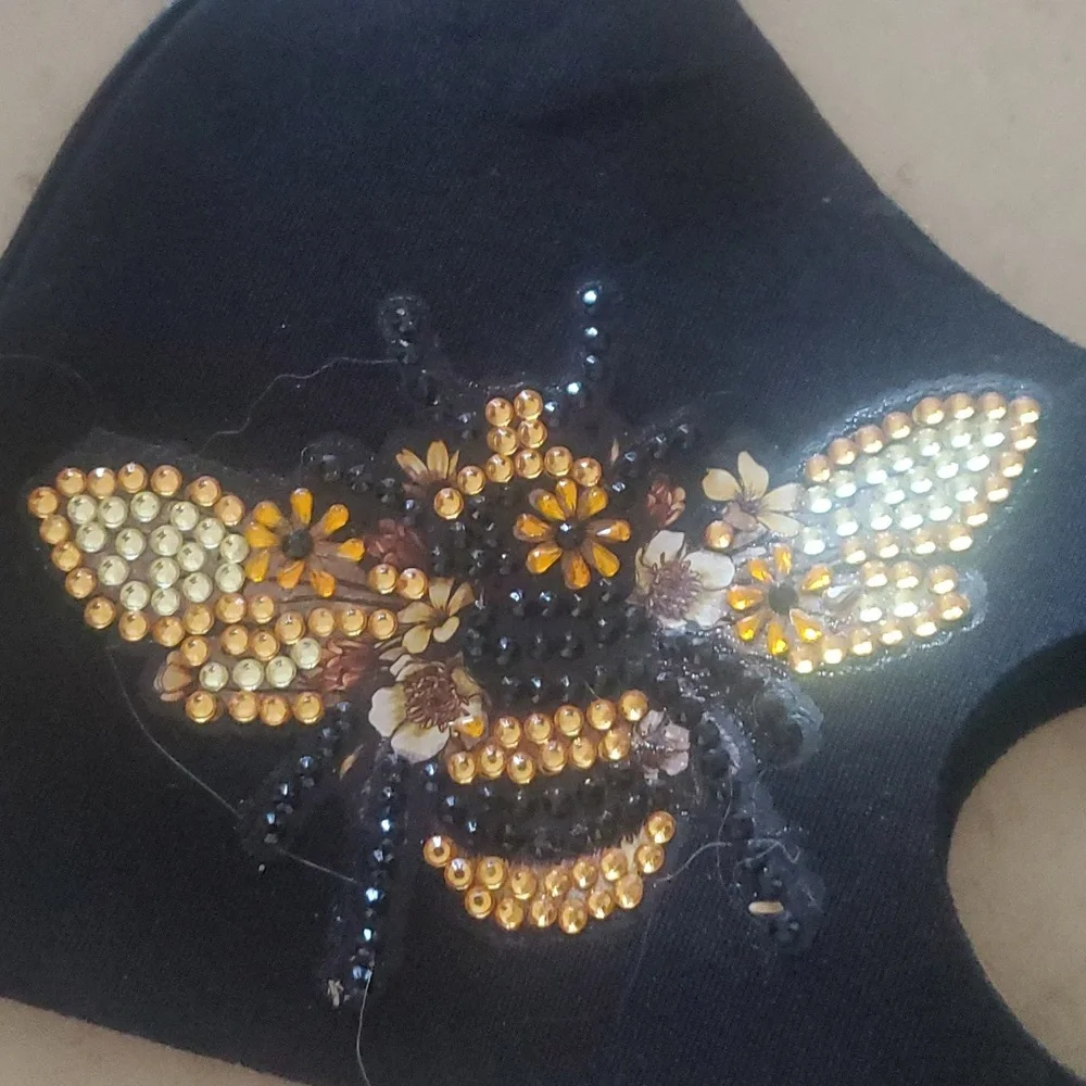**SALE**Bumble Bee Jeweled Facemask nwot